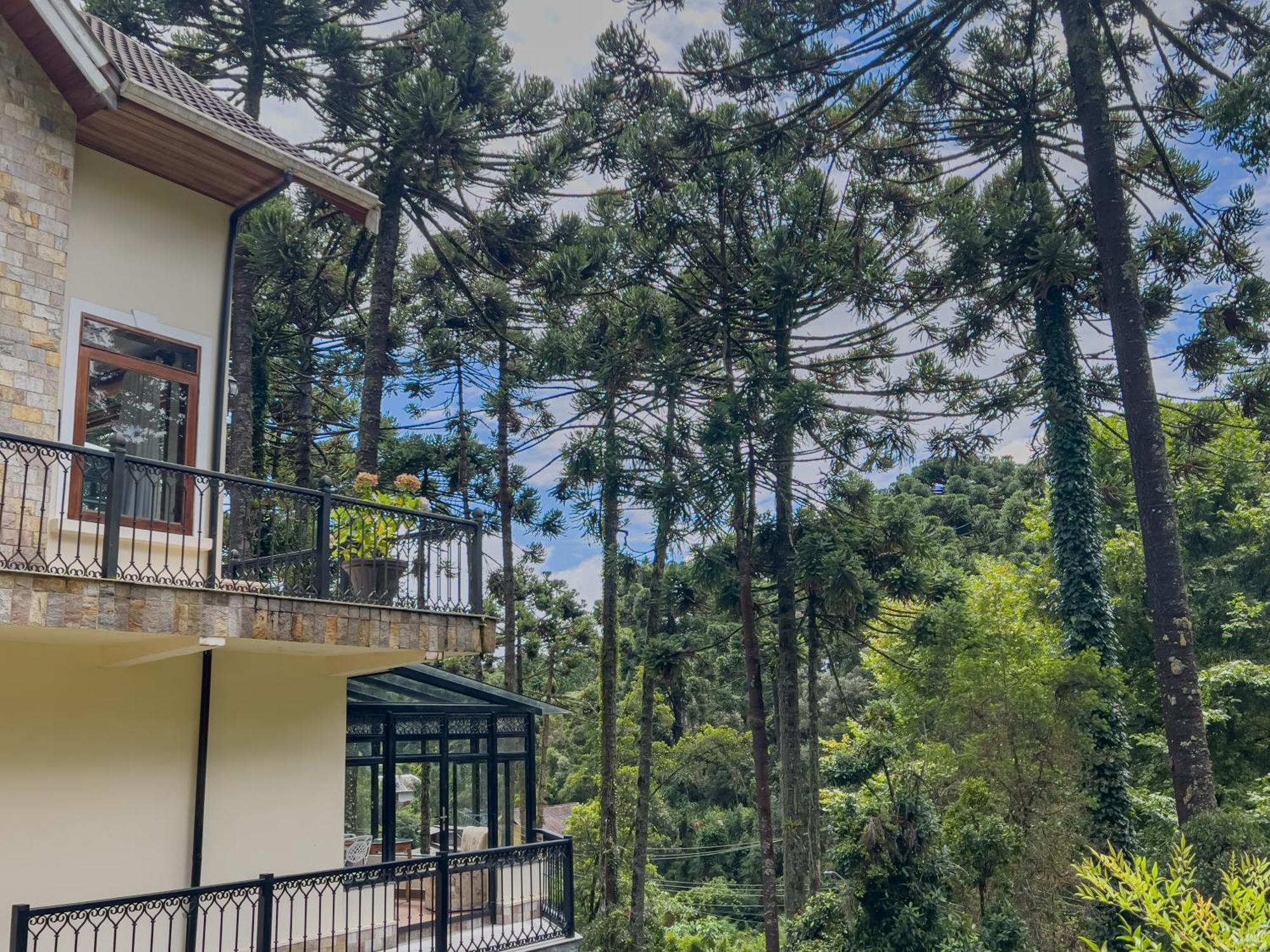 Araucaria Lodge - 800 Metros Do Capivari, Campos do Jordao